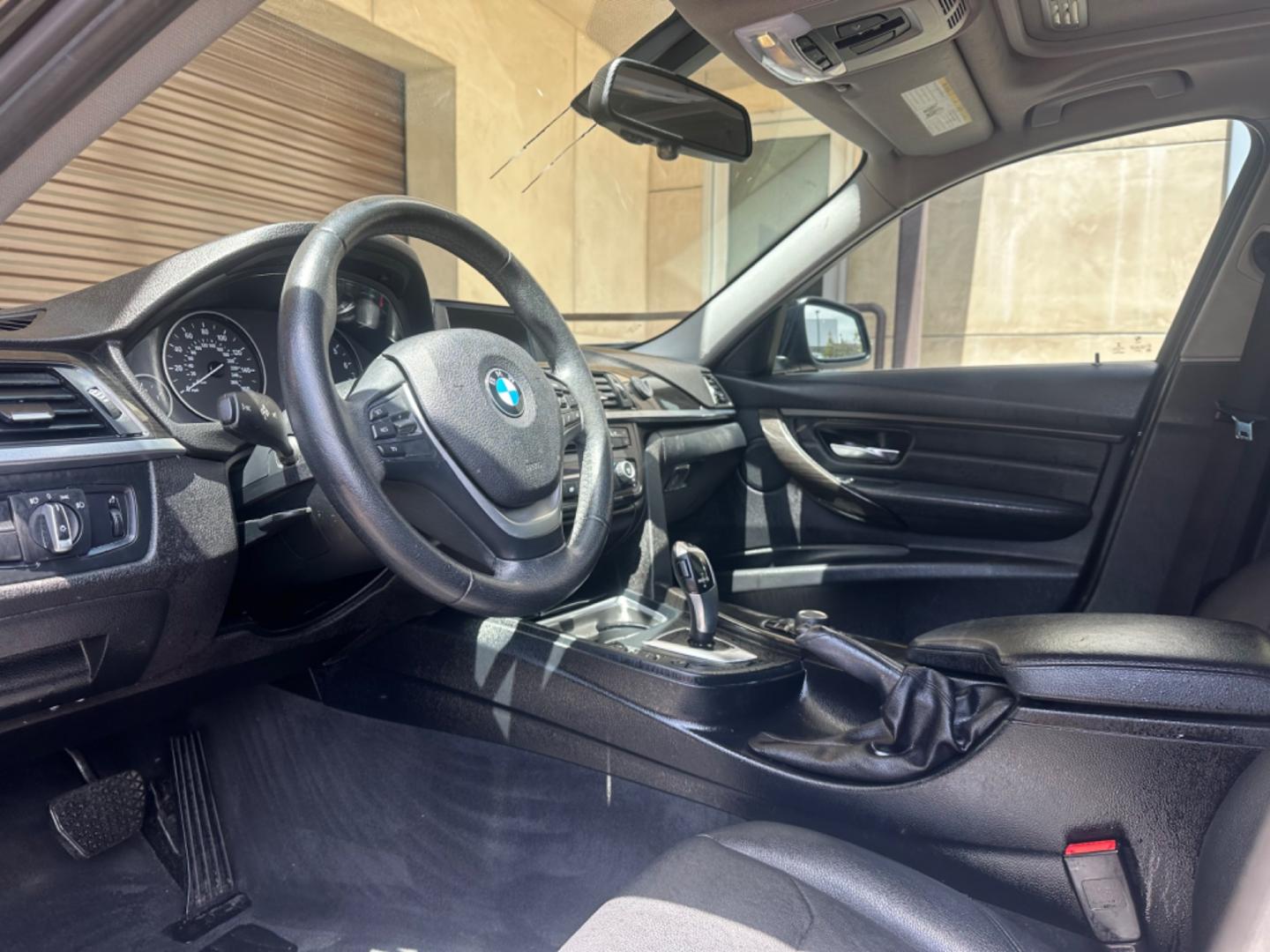 2015 Black Metallic /Black BMW 3-Series 328i SULEV (WBA3C1C58FK) with an 2.0L L4 DOHC 16V engine, 8-Speed Automatic transmission, located at 30 S. Berkeley Avenue, Pasadena, CA, 91107, (626) 248-7567, 34.145447, -118.109398 - Navigation! Leather Seats! Moon-roof! Back up Camera! This 2015 BMW 3-Series 328i SULEV looks and drives well. We can help! We are the bank. All our cars are thoroughly inspected and reconditioned by our technicians. FREE CARFAX report. Stop by or call to speak with our friendly staff. Whether you h - Photo#9